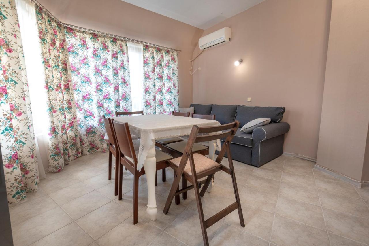 Azure Pretty Apartment Top Location Near Sea Garden Burgas City Eksteriør billede