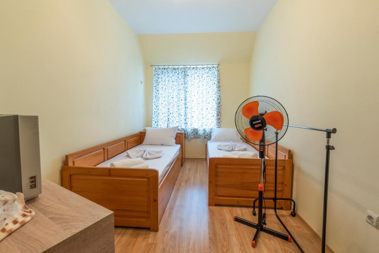 Azure Pretty Apartment Top Location Near Sea Garden Burgas City Eksteriør billede