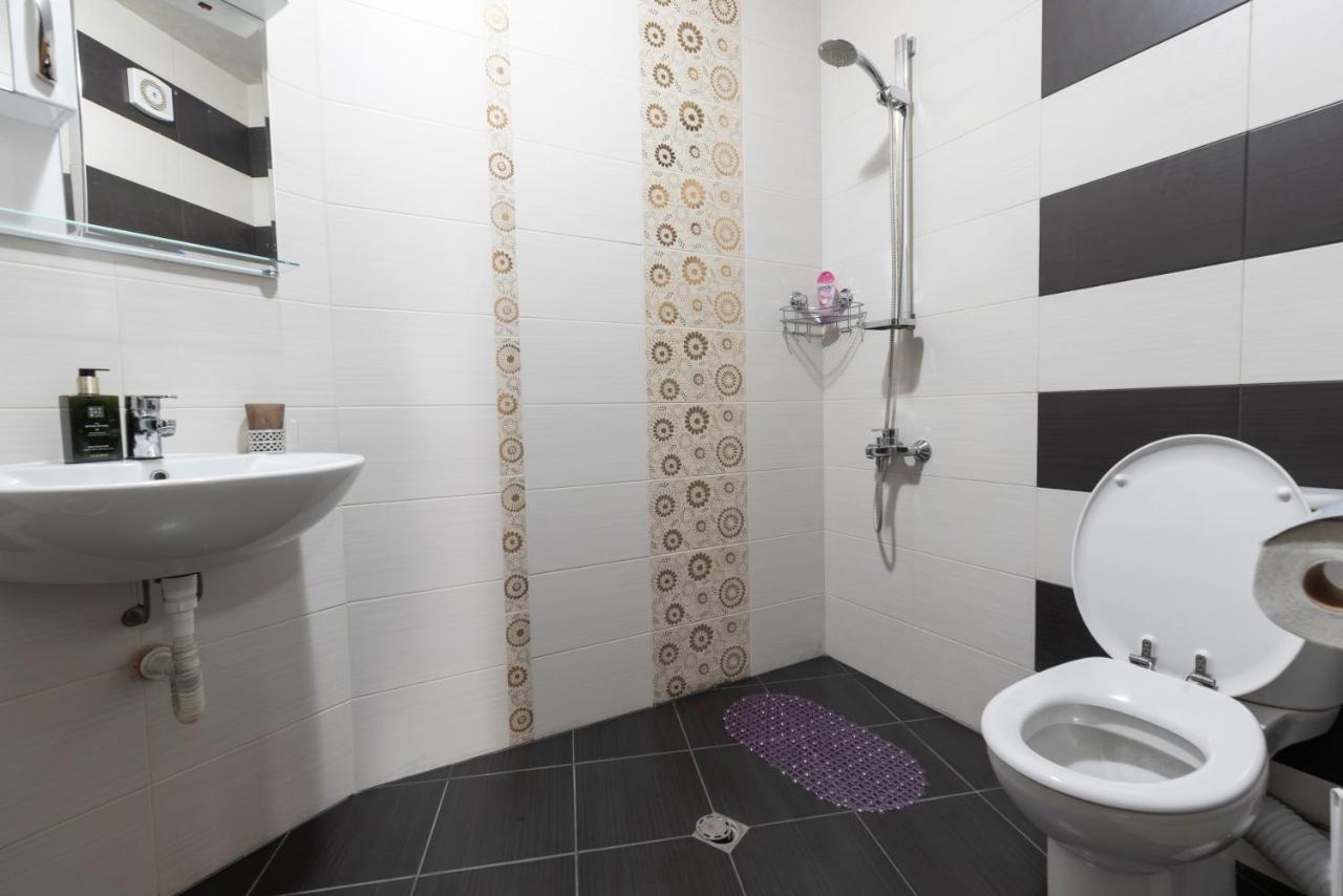 Azure Pretty Apartment Top Location Near Sea Garden Burgas City Eksteriør billede